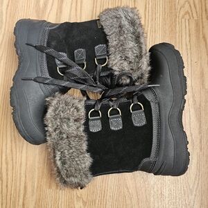 KHOMBU Women’s Black Snow Boots Size‎ 7 Faux Leather with Faux Fur